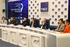 Участники пресс-конференции. Фото: ИА ТАСС