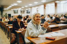 Тагил пишет Геогафический диктант РГО. Фото: Ольга Сергеева