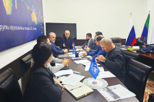 Председатель Отделения Эльдар Эльдаров поднимает дискуссионные вопросы по предстоящему Слету. Фото: Дагестанское отделение РГО