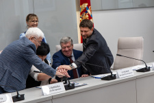 Торжественная церемония спецгашения. Фото: пресс-служба Законодательного собрания Красноярского края