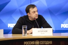 Заместитель Исполнительного директора экспедиционного центра РГО, руководитель комплексной экспедиции "Гогланд" Артем Хуторской. Фото: Николай Разуваев Заместитель Исполнительного директора экспедиционного центра РГО, руководитель комплексной экспедиции "Гогланд" Артем Хуторской. Фото: Николай Разуваев