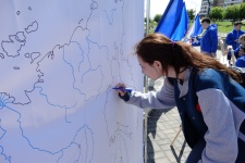 Интерактив с картой: участники акции рисуют карту Челнинского района