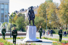 Памятник Николаю Пржевальскому в Смоленске. Фото: Елена Лагутина