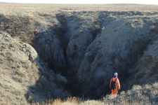 Карстовая воронка (фото Головачев И.В.) Карстовая воронка (фото Головачев И.В.)