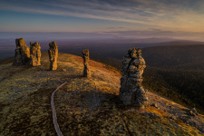 Рассвет на Маньпупунёре. Фото: Георгий Шпикалов, участник фотоконкурса РГО «Самая красивая страна»