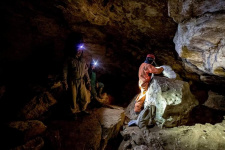 В пещере "Кристальная" В пещере "Кристальная"