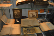 Часть экспонатов выставки Русская сибирская дача, 2018 год