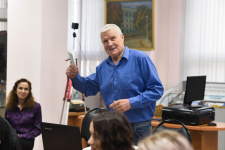 Николай Кузнецов на встрече. Фото ОГУ 