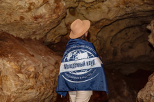 Экологическая акция в пещере "Таврида" в честь всемирного дня охраны природы ((фото: молодёжный клуб РГО в РК))