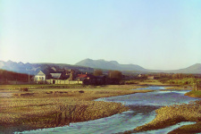 Типичный пейзаж горнозаводской части Южного Урала. Река Тесьма близ Златоуста. 1909 год. Фото: Сергей Прокудин-Горский Типичный пейзаж горнозаводской части Южного Урала. Река Тесьма близ Златоуста. 1909 год. Фото: Сергей Прокудин-Горский