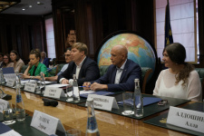 Участники экспертной сессии. Фото: пресс-служба РГО // Анна Юргенсон