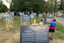 Выставка на Боевке. Фото: Людмила Попкова