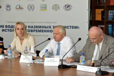 Президиум круглого стола. Фото: Ю.Югансон