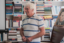 Петр Бухарицин на лекции