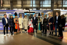 Сибирь здесь - тематический поезд в метрополитене Москвы. Фото: пресс-служба РГО "Сибирь здесь" - тематический поезд в метрополитене Москвы. Фото: пресс-служба РГО