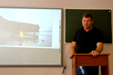 Вячеслав Егоров выступает с докладом. Фото Надежды Примаковой 