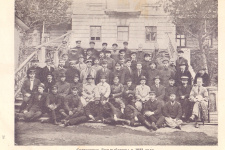 В.К. Арсеньев (2-й ряд, 2-й слева) среди сотрудников «Дальрыбы». 1923 г. Библиотека ПКО РГО – ОИАК.