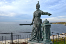 Скульптура "Россия" на Константиновской батарее. Фото: Ю.Югансон