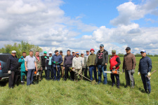 Субботник в Кушнаренковском районе РБ. Фото предоставлено Резидой Сабитовой