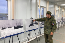 Выставка РГО в аэропорту Хатанги очень популярна. Фото: Ольга Ермакова