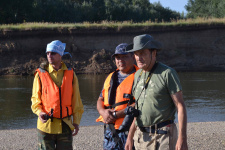 Участники экспедиции оценили нерестилища осетровых в среднем течении Урала. Фото: Дмитрий Грудинин