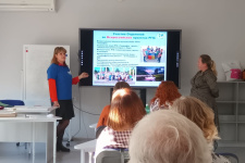 Представители отделения РГО в ЕАО делятся информацией об основных направлении его деятельности. Фото: Ирина Гасникова