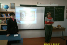 Галина Козленя и Анна Зубарева читают лекцию о В.К. Арсеньеве. Фото: Иван Метелёв