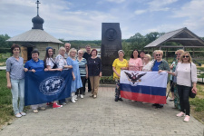 У памятника Л.А. Загоскина, фото Игоря Пантюшова