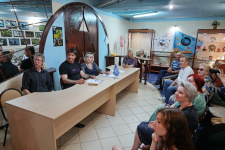 Проходит круглый стол, фото Бориса Тишулина