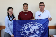 Александр Иванов в штаб-квартире РО РГО в РБ. Фото: пресс-служба РО РГО в РБ