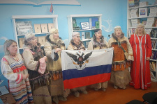 Завершением выступления коллектива стал гимн Русской Америки, фото Галины Набатчиковой