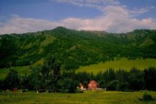 Домики чуйского тракта; фото: Валентина Калашникова