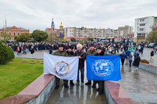 Представители воинской части на выставке трофейной техники