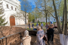 Лекция для учителей географии на археологическом раскопе в Ипатьевском монастыре. Фото Анастасии Фишер