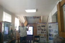 В.П.Лукинских открывает выставку. Фото: Курганское областное отделение РГО (Зауральское). Архив 2018 г.