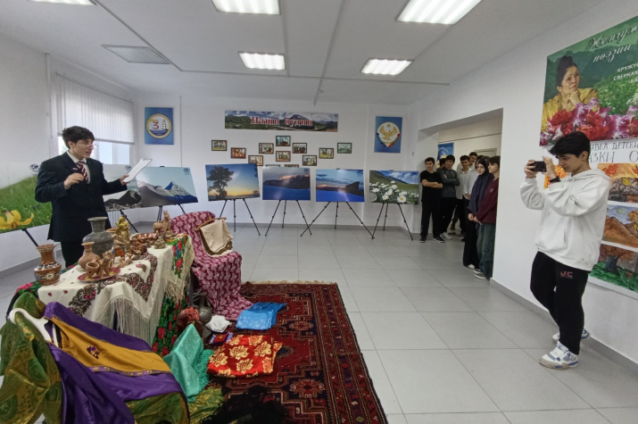 Репортаж с инсталляции к Геодиктанту. Фото: Дагестанское отделение РГО