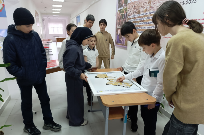Спилс-карты всегда пользуются большой популярностью. Фото: Дагестанское отделение РГО