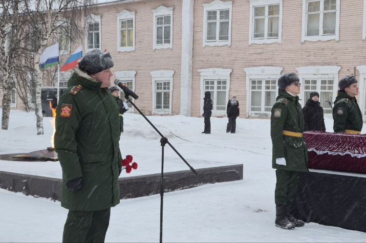 Приветственное слово военкома Дмитрия Ермолаева. Фото: Алина Андриянова