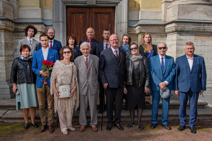 Общее фото участников торжественной церемонии в Петропавловском соборе. Фото:Александр Филиппов