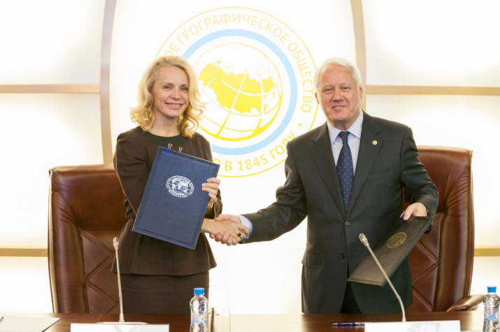 First Deputy Minister of Education and Science of the Russian Federation Natalia Tretiak and First Vice President of the Russian Geographical Society, Academician Nikolai Kasimov