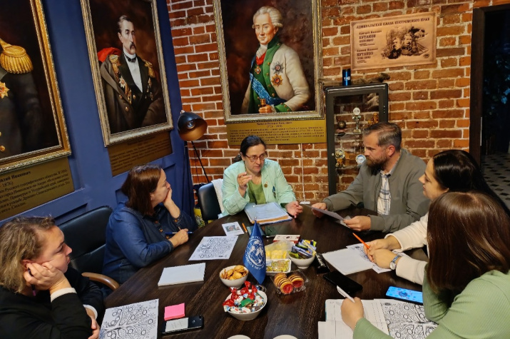 Ирина Кепанова делится опытом генеалогических исследований. Фото Анастасии Фишер