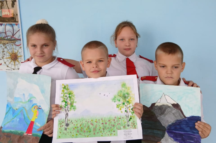 Юные художники. Фото: Апшеронское отделение РГО