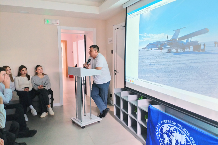 Встреча с летчиком-испытателем Валерием Епанчинцевым Фото: Судакское местное отделение РГО