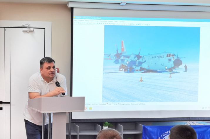 Встреча с летчиком-испытателем Валерием Епанчинцевым Фото: Судакское местное отделение РГО