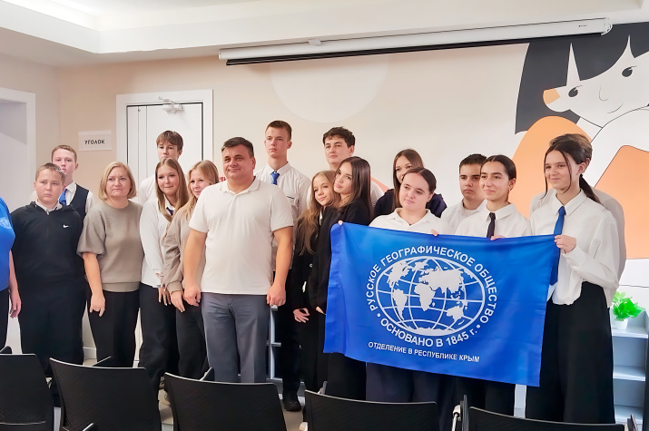 Встреча с летчиком-испытателем Валерием Епанчинцевым Фото: Судакское местное отделение РГО