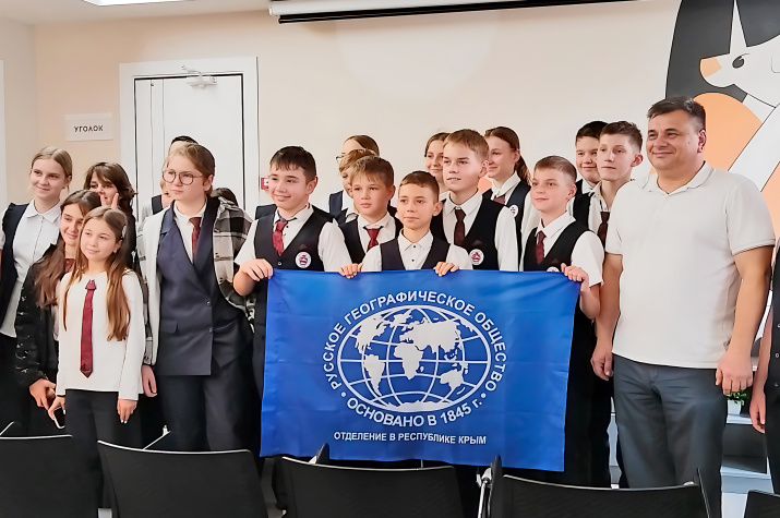 Встреча с летчиком-испытателем Валерием Епанчинцевым Фото: Судакское местное отделение РГО