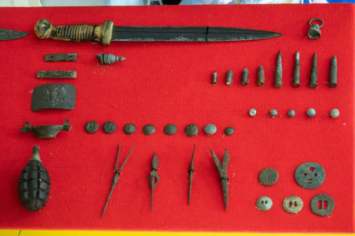 Артефакты, найденные участниками экспедиции РГО. Фото: Сергей Чурин