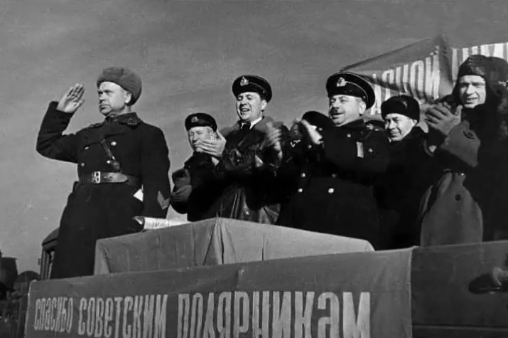 Фото: wikipedia.org/Из книги М. Калашниковой "С «Лейкой» и блокнотом"