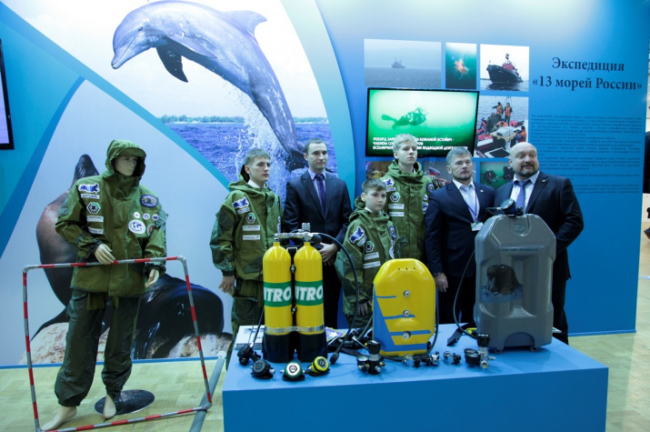 Проект "13 морей России" представили члены молодежного отряда и опытные экспедиционеры