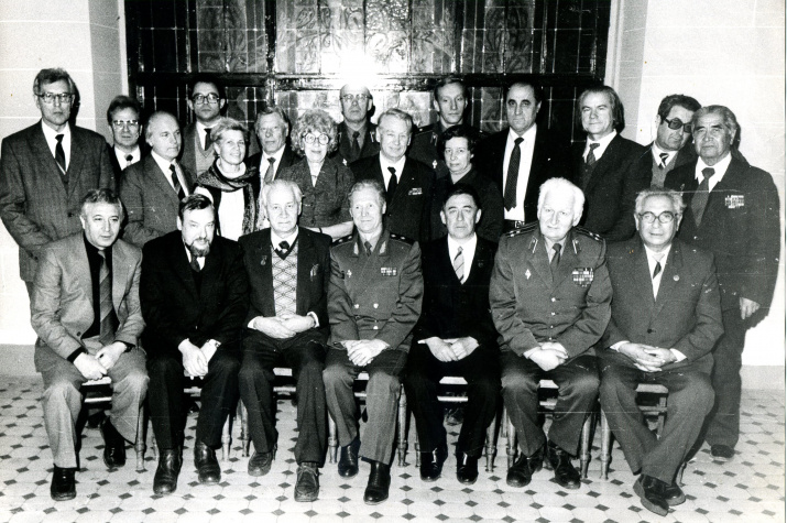 Заседание научно-консультативного совета по медицинской географии. 1985 год. А.А. Келлер в первом ряду пятый слева. Фото из Научного архива РГО